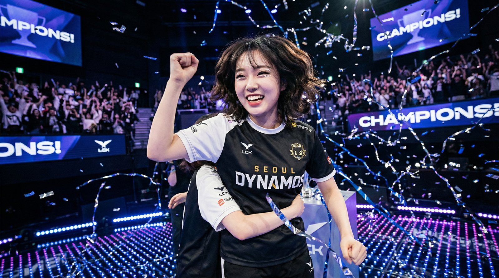 学生情侣电竞赛事视频